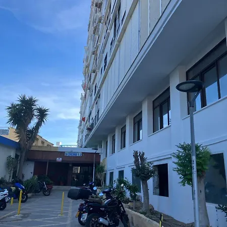 Inviting With Sea View Apartment